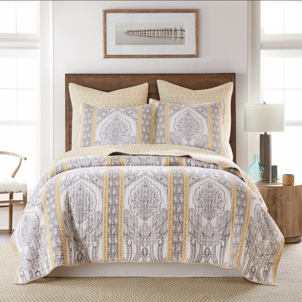 Levtex Home St. Ives Full/Queen Quilt + Pillow Shams Set Damask Paisley Yellow